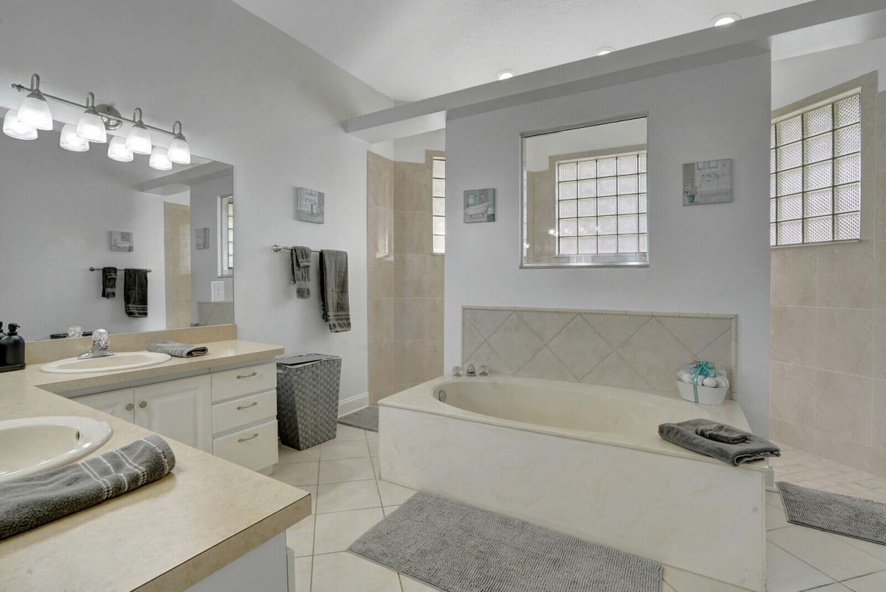13709 Columbine Avenue, Wellington, FL 33414 Photo