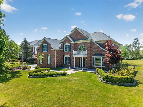 2931 Walnut Ridge Drive, Ann Arbor, MI 48103