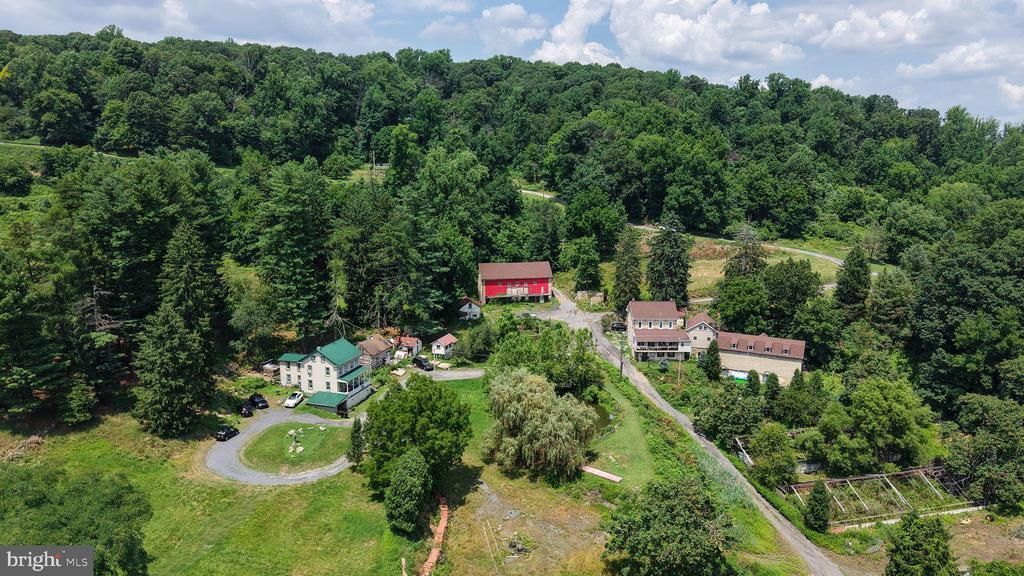 25 WOLTERS LANE , READING, PA 19606