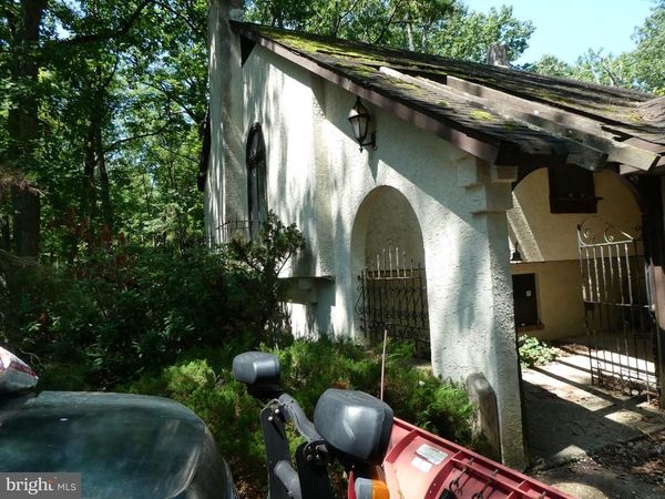 12 ROBIN LANE, WEST BERLIN, NJ 08091