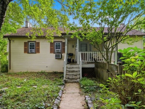 43 1/2 Carlton Ave, Washington, NJ 07882