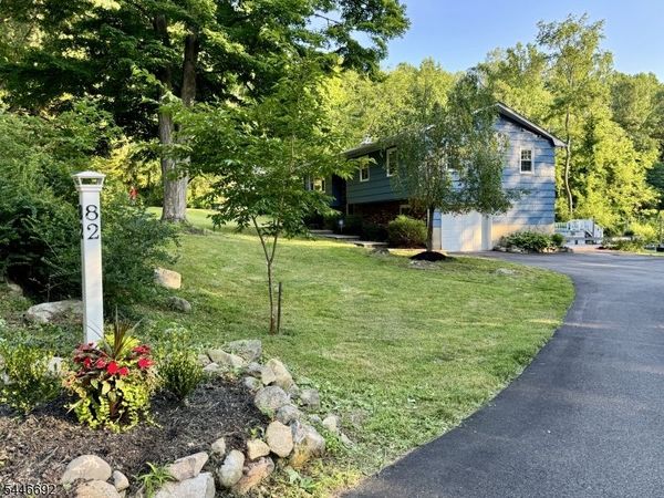 82 Catswamp Rd, Allamuchy, NJ 07840