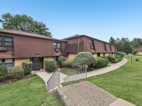 1 Germonds Village, Unit 5, Nanuet, NY 10954