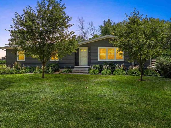 357 Spring Creek Rd., Mt Vernon, IA 52314