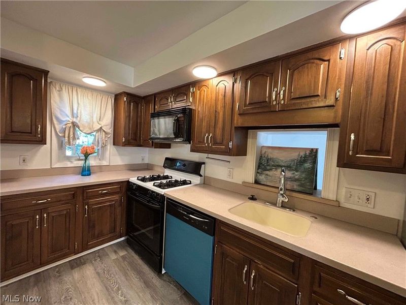 4856 Edsal Drive, Lyndhurst, OH 44124 Photo 7