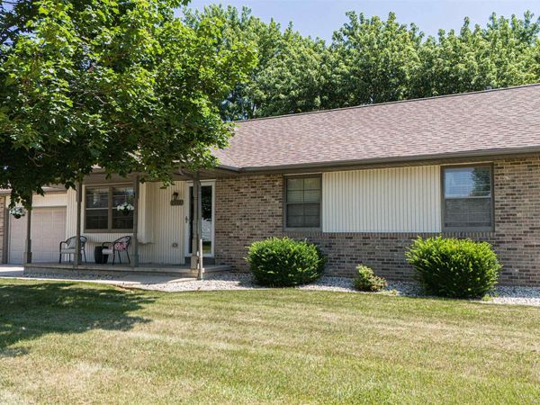 2502 North Wuthering Hills Drive, Janesville, WI 53546