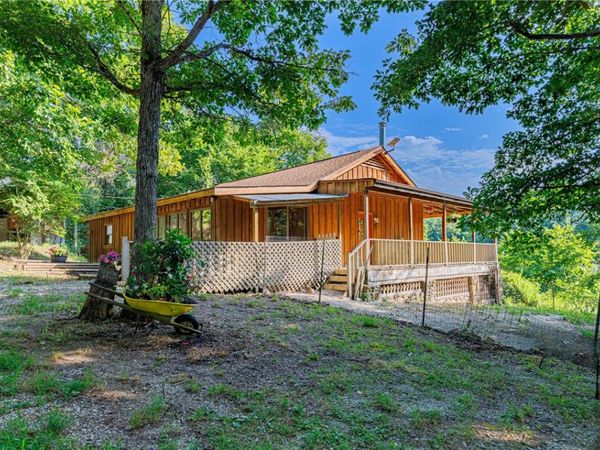 452 Marion County 3048 , Yellville, AR 72687