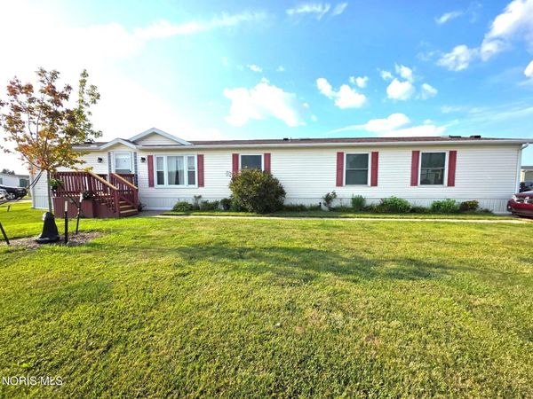 27484 Oregon Road, Perrysburg, OH 43551