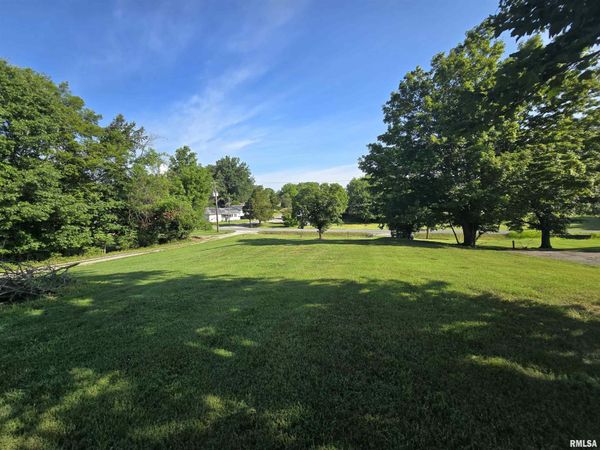 903 E GRAND Avenue, Carterville, IL 62918