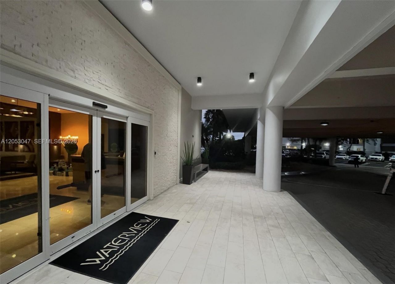20505 E Country Club Dr, Unit 1033, Aventura, FL 33180 Photo