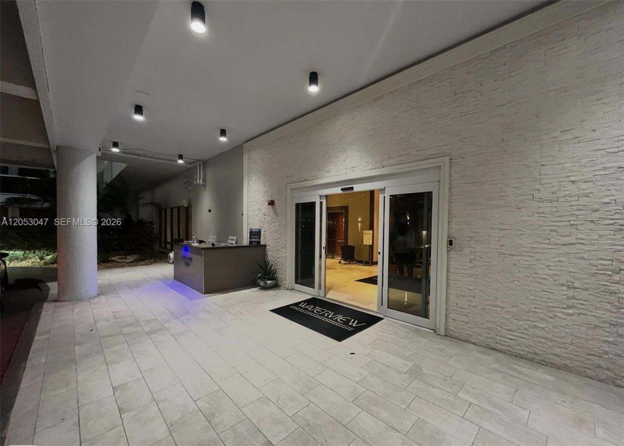 20505 E Country Club Dr, Unit 1033, Aventura, FL 33180 Photo