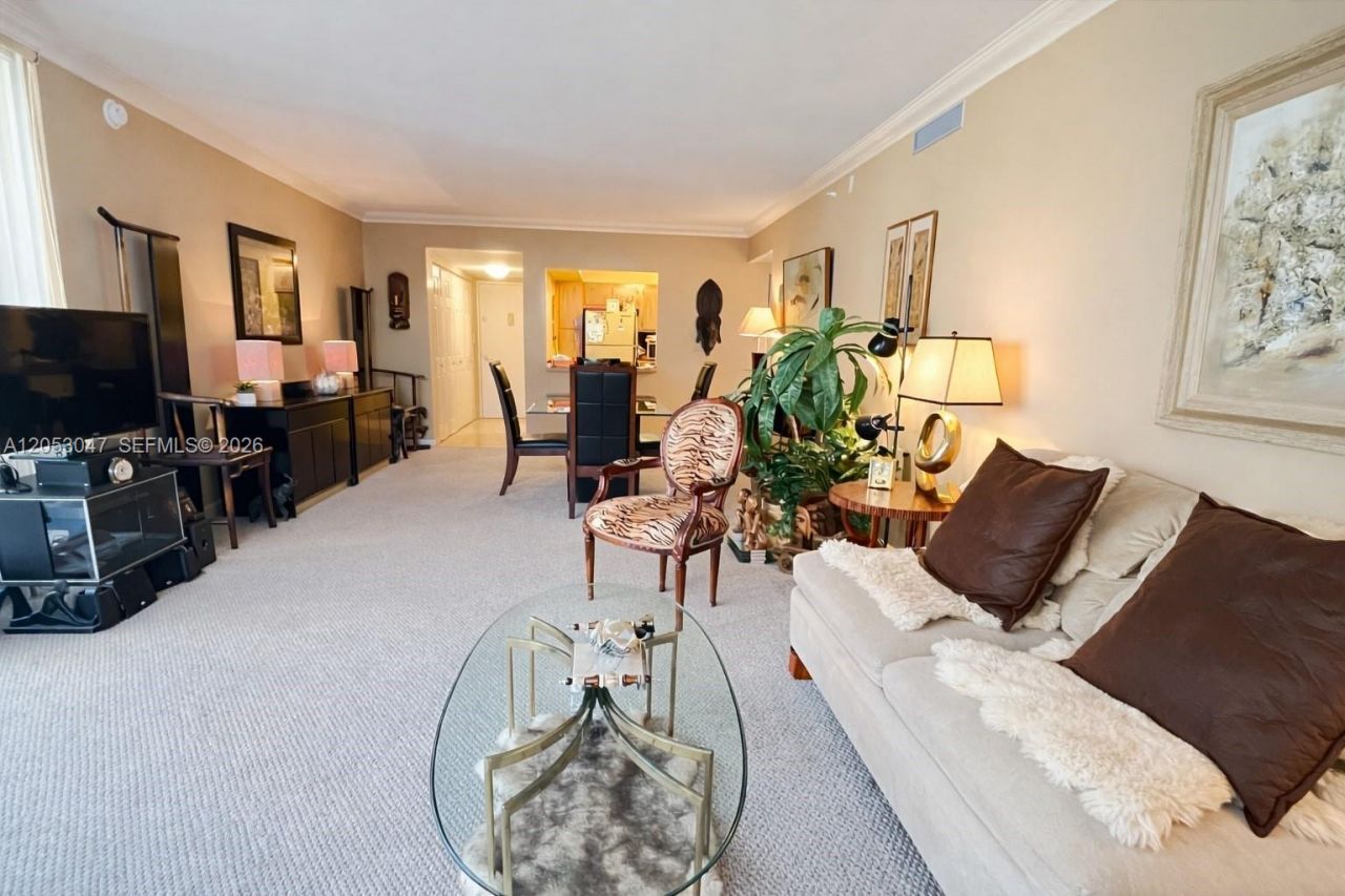 20505 E Country Club Dr, Unit 1033, Aventura, FL 33180 Photo