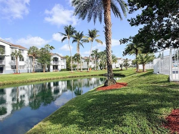 2640 S University Dr , Unit 101, Davie, FL 33328