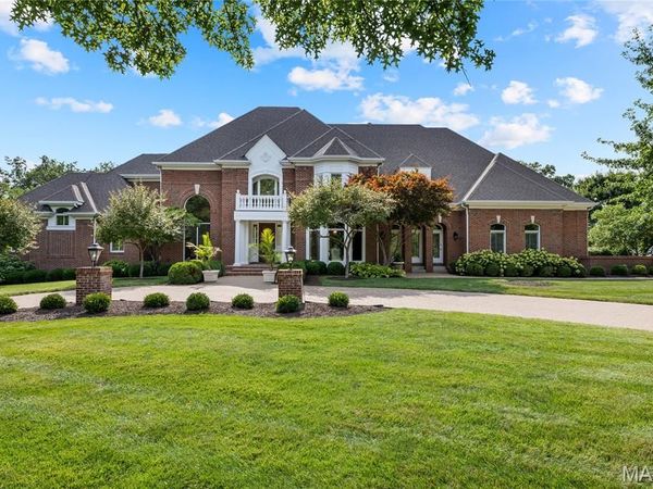 41 Manderleigh Estate, Frontenac, MO 63131