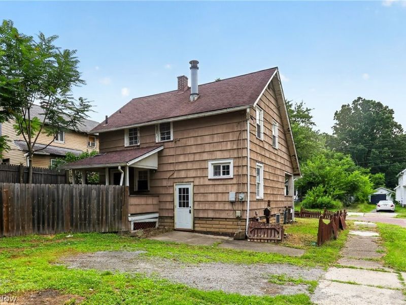 583 Hillsdale Drive NW, Warren, OH 44485 Photo 18