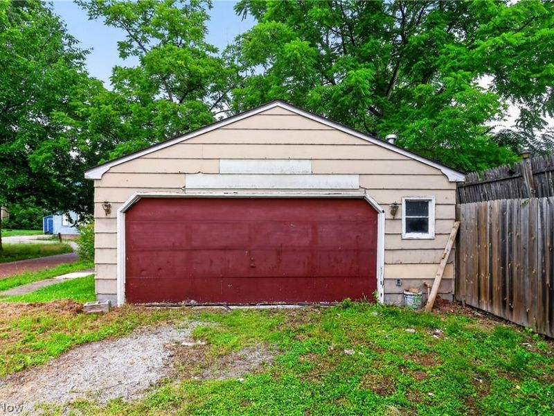583 Hillsdale Drive NW, Warren, OH 44485 Photo 21