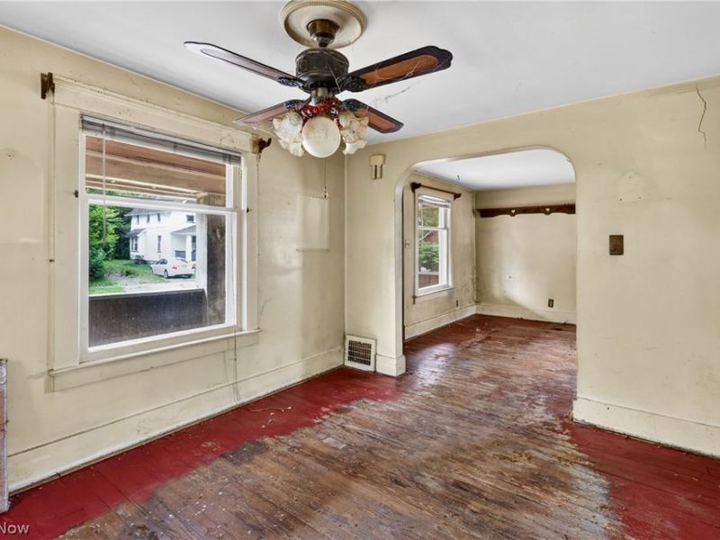 583 Hillsdale Drive NW, Warren, OH 44485 Photo 9