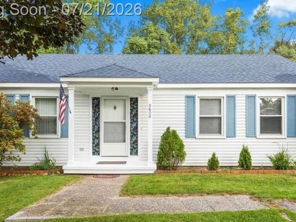 5608 Clinton River Drive , Waterford Twp, MI 48327