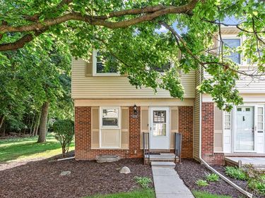 5232 Breeze Hill Place, Troy, MI 48098