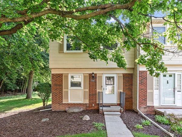 5232 Breeze Hill Place, Troy, MI 48098