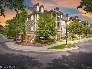 1071 Beaver Run, Troy, MI 48083