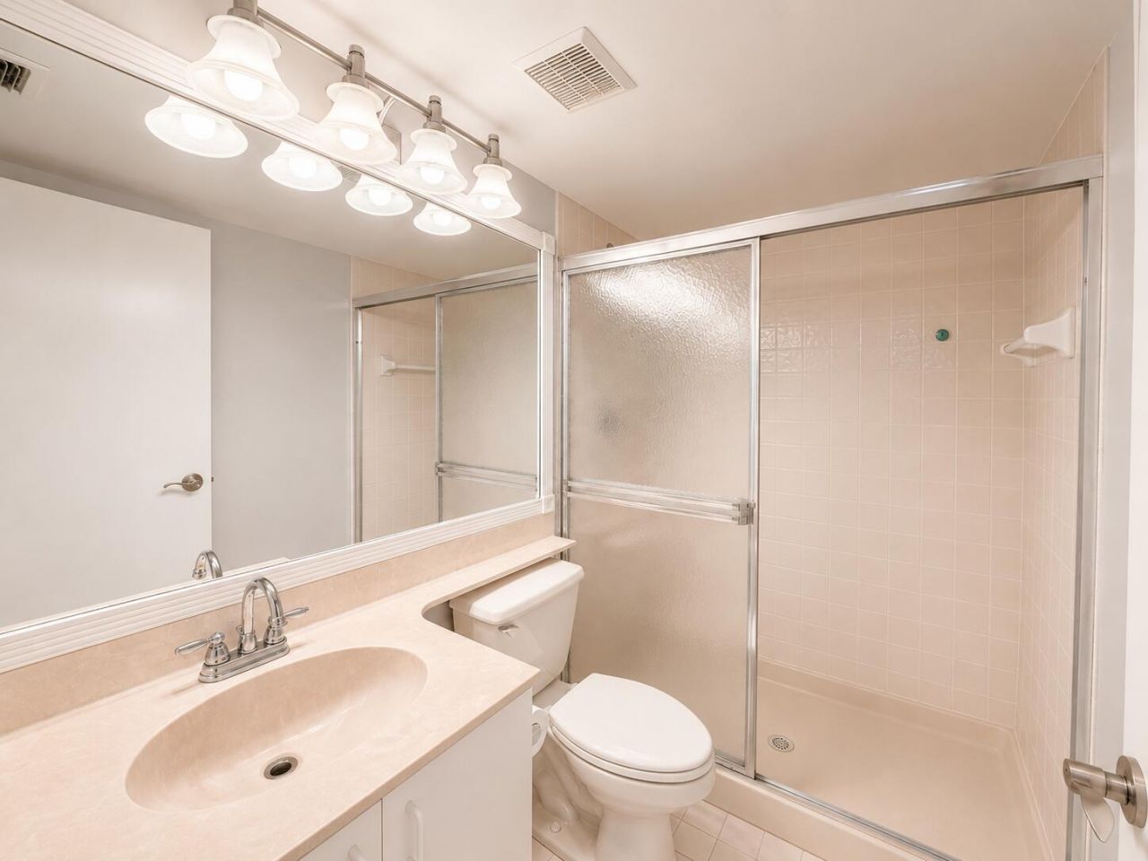 1995 SW Silver Pine Way, Unit 119-D1, Palm City, FL 34990 Photo