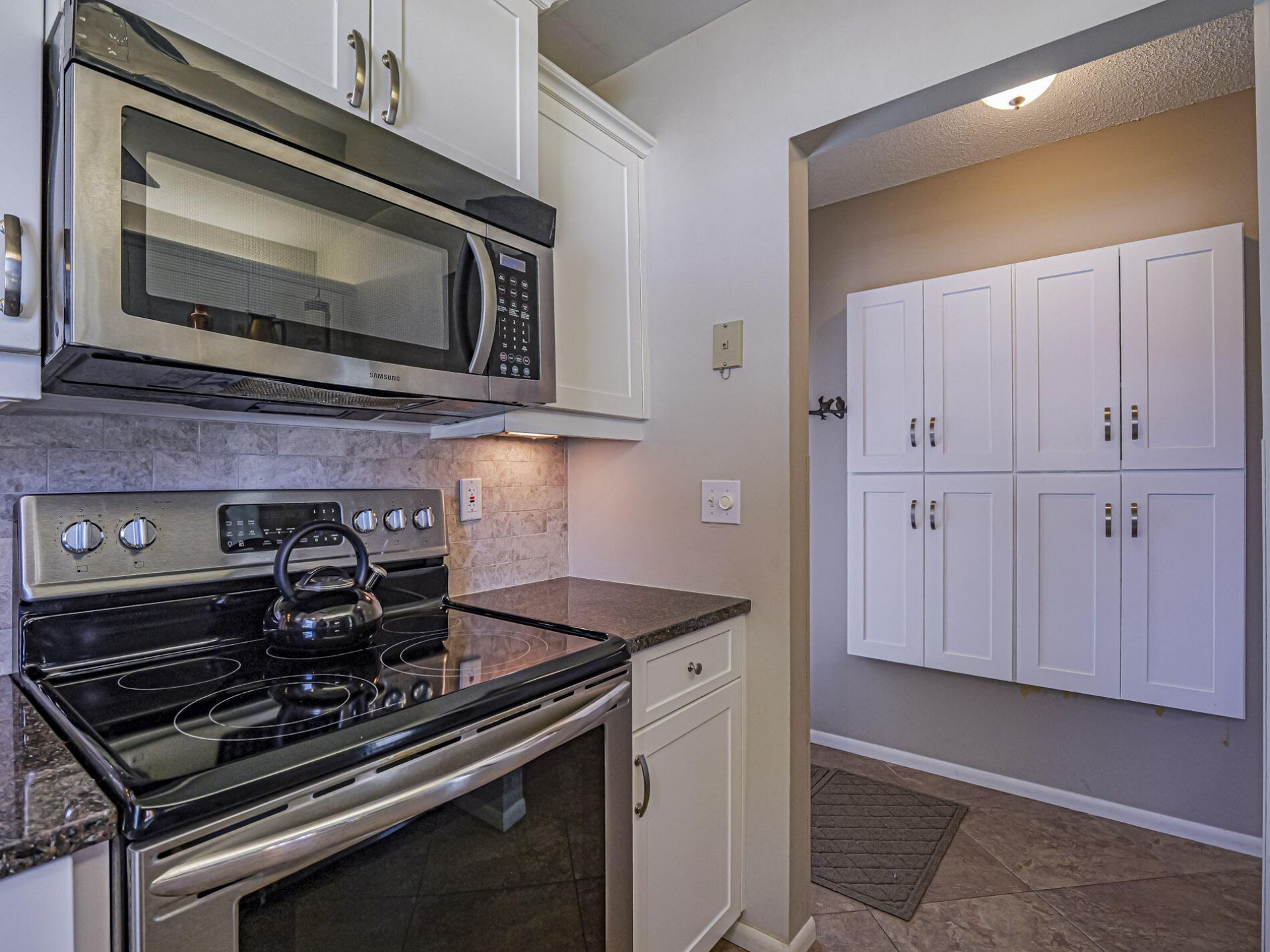 106 Spring Lake Court, Unit 201, Vero Beach, FL 32962 Photo