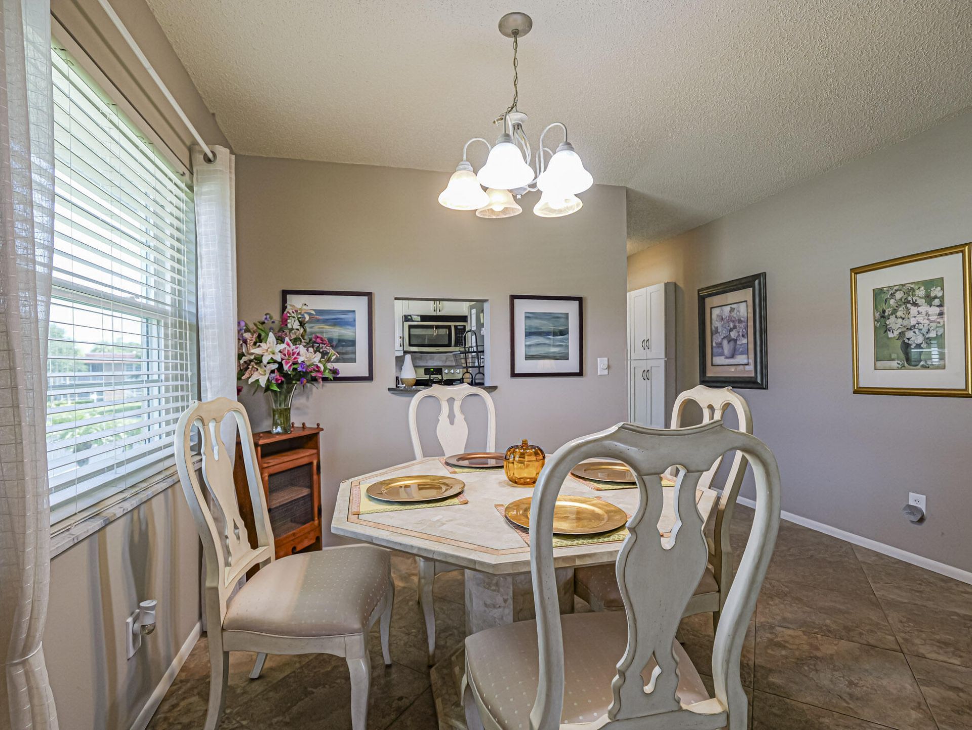106 Spring Lake Court, Unit 201, Vero Beach, FL 32962 Photo