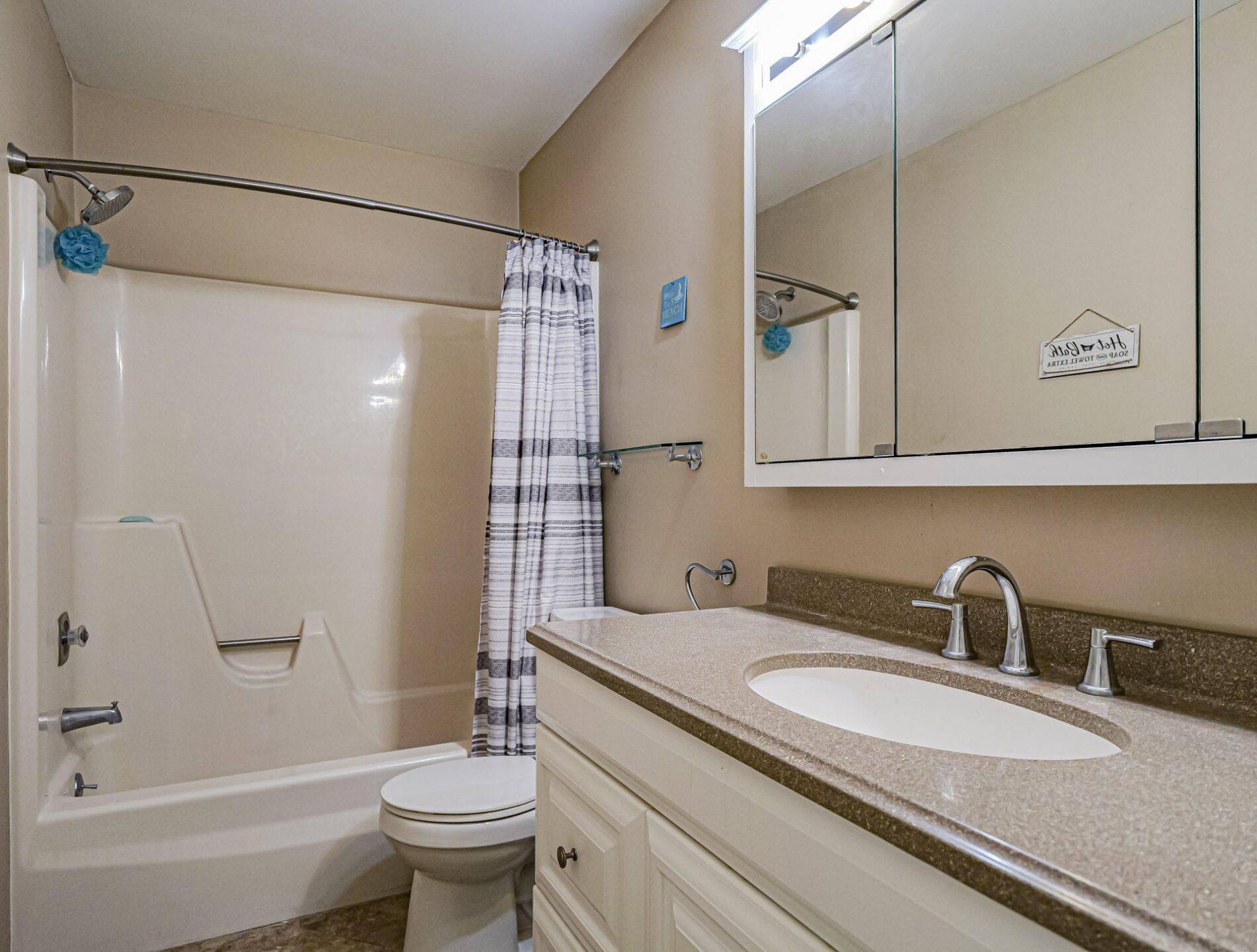 106 Spring Lake Court, Unit 201, Vero Beach, FL 32962 Photo