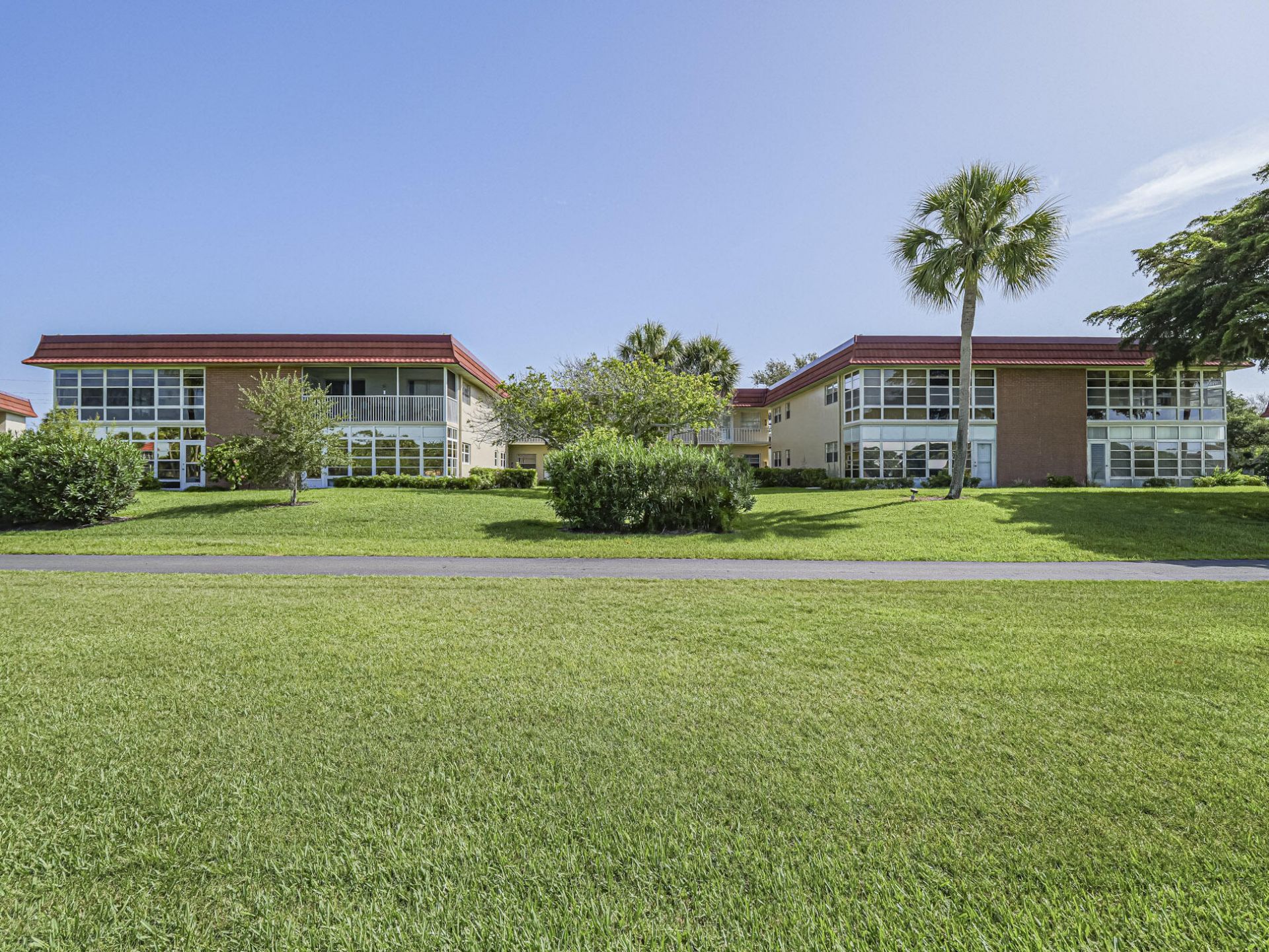 106 Spring Lake Court, Unit 201, Vero Beach, FL 32962 Photo