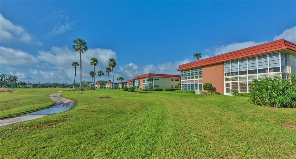 106 Spring Lake Court, Unit 201, Vero Beach, FL 32962 Photo