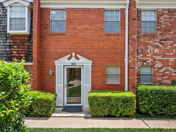 1379 Roaring Springs Road, Fort Worth, TX 76114