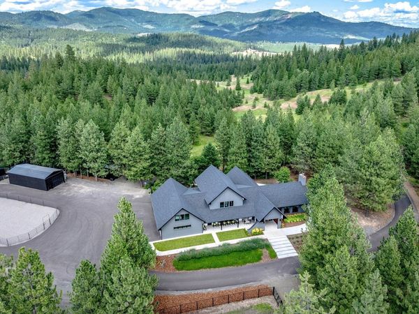 14815 S Starr Rd, Rockford, WA 99030