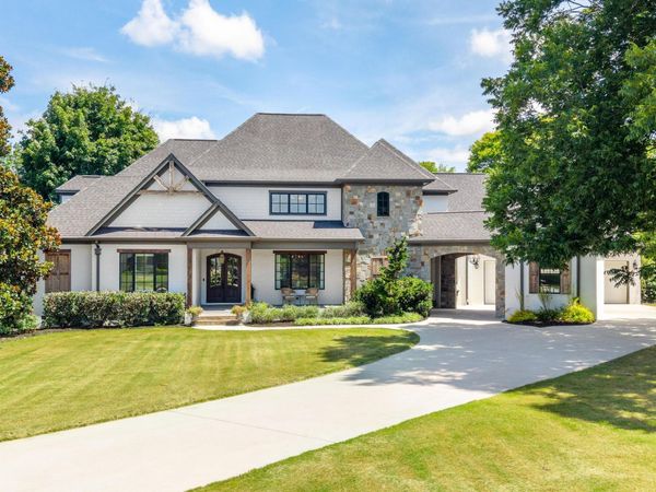 8092 Jonathan Drive, Ooltewah, TN 37363