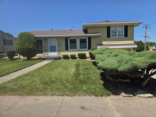 1402 Winter Drive, FREEPORT, IL 61032