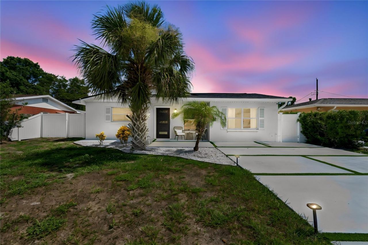 7508 W Caracas Street, Tampa, FL 33615 Main Photo