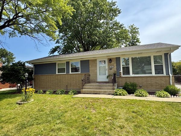 237 ROBERTA Lane , Chicago Heights, IL 60411