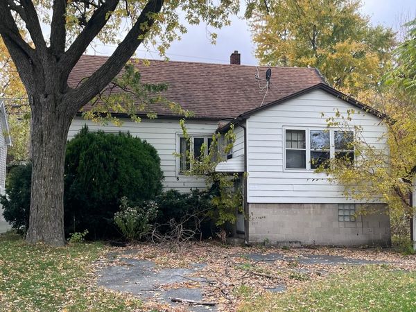 814 Greenbay Avenue , Calumet City, IL 60409