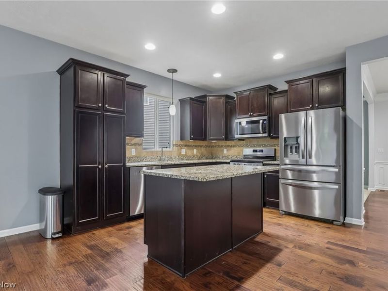 106 Rotili Lane, Akron, OH 44321 Photo 10