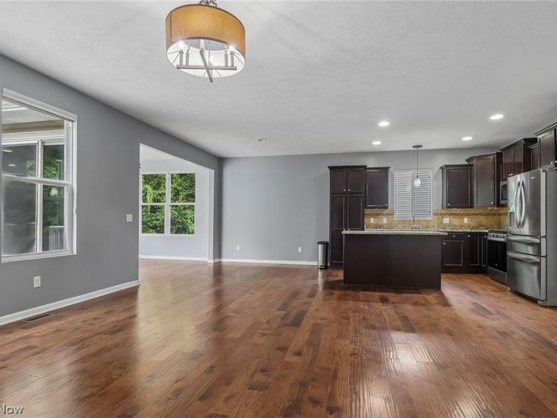 106 Rotili Lane, Akron, OH 44321 Photo 9