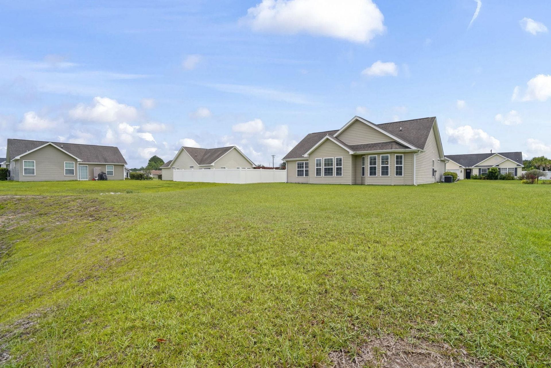 308 Barton Loop Photo 23