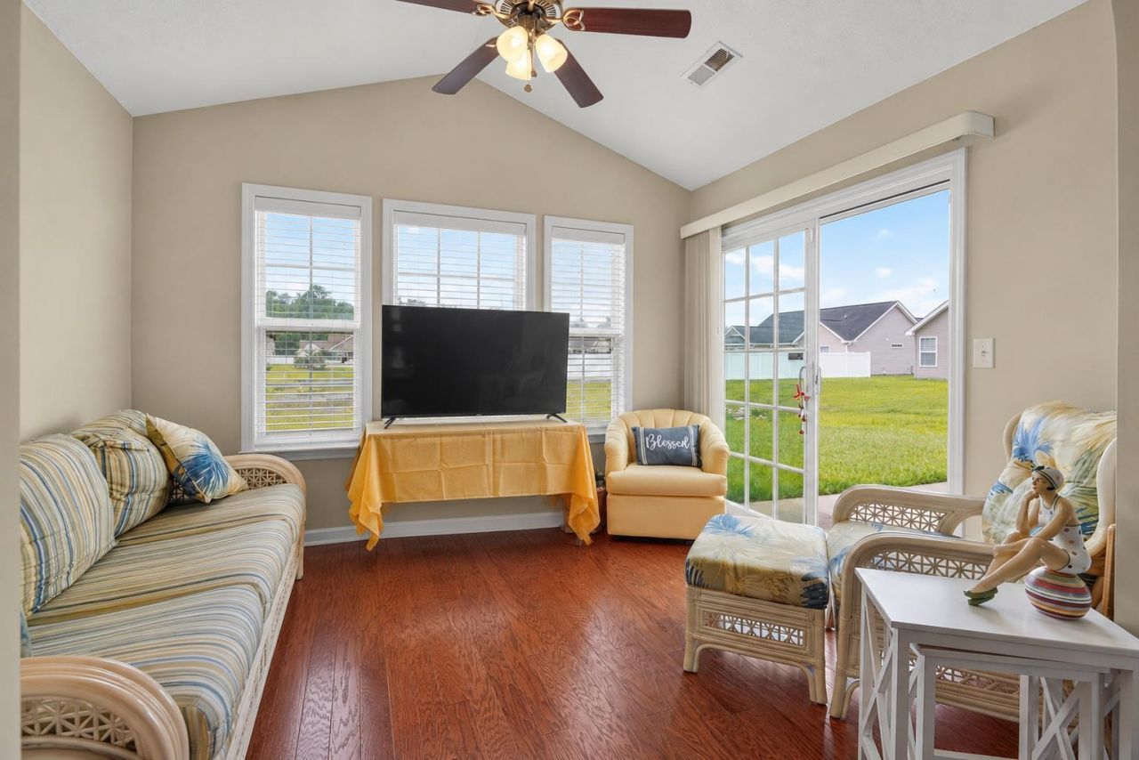 308 Barton Loop Photo 6