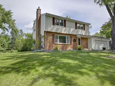 8930 23rd Avenue N, Golden Valley, MN 55427