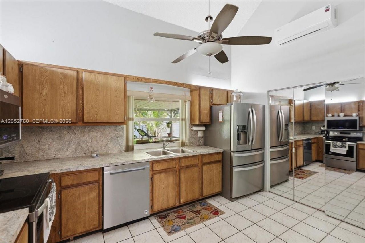 9050 Crescent Dr, Miramar, FL 33025 Photo
