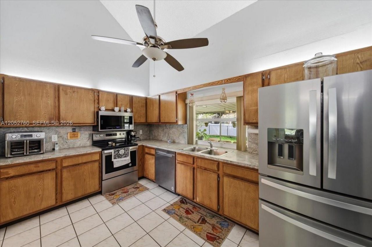 9050 Crescent Dr, Miramar, FL 33025 Photo