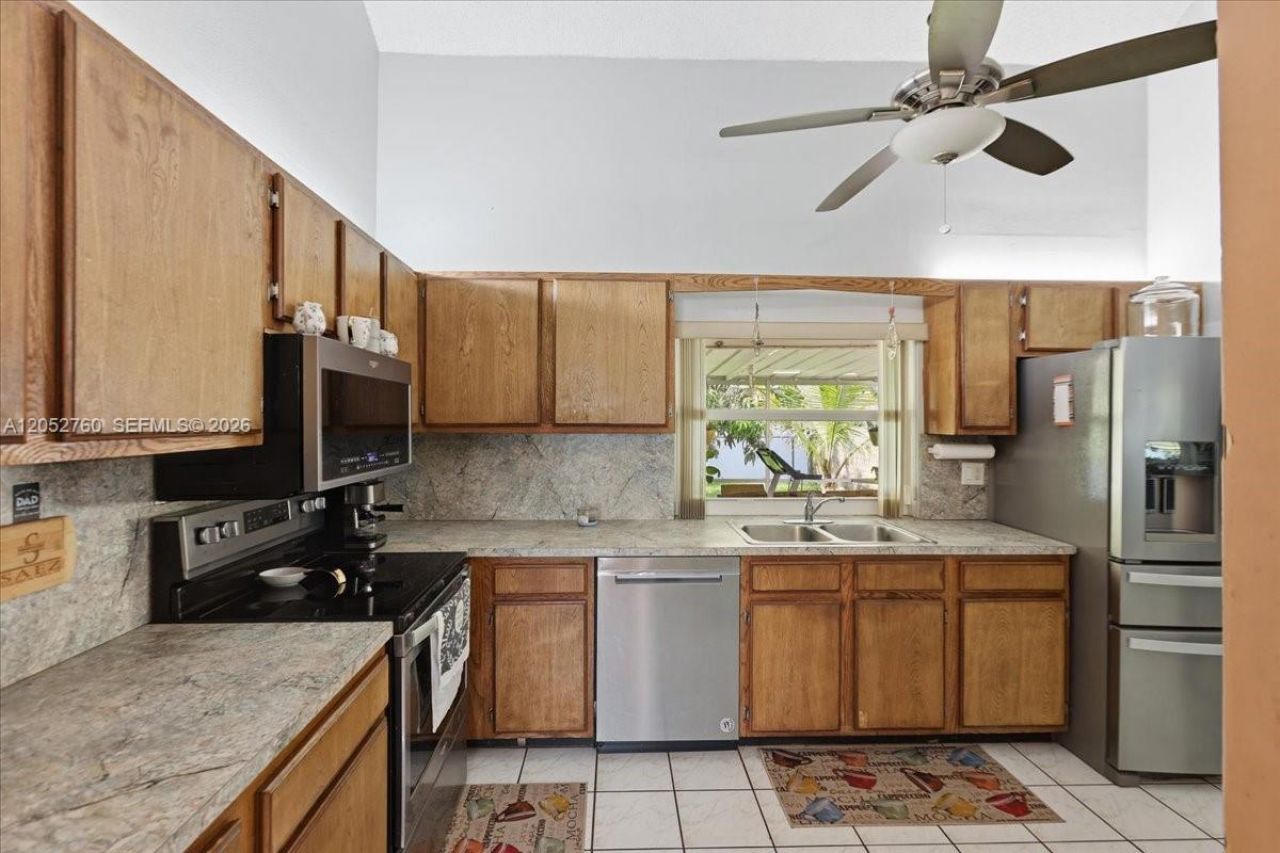 9050 Crescent Dr, Miramar, FL 33025 Photo