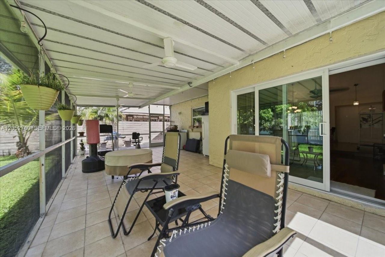 9050 Crescent Dr, Miramar, FL 33025 Photo