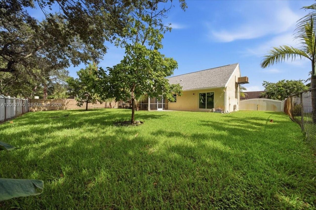 9050 Crescent Dr, Miramar, FL 33025 Photo