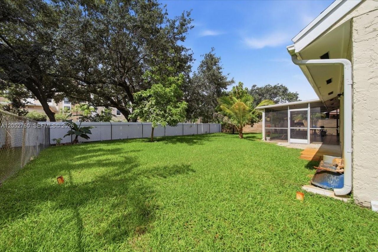 9050 Crescent Dr, Miramar, FL 33025 Photo