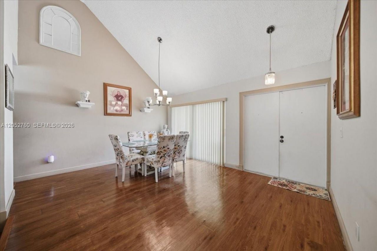 9050 Crescent Dr, Miramar, FL 33025 Photo